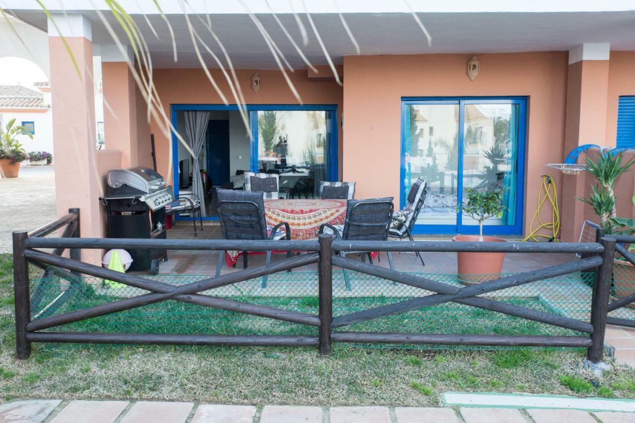 Duquesa Suites Golf And Gardens Манилва Екстериор снимка