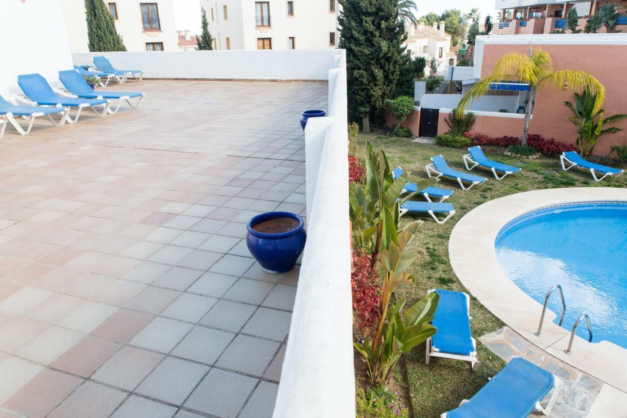 Duquesa Suites Golf And Gardens Манилва Екстериор снимка